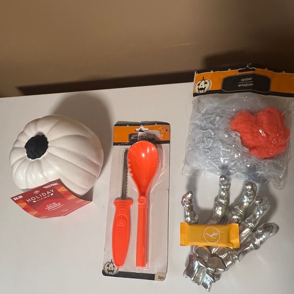 NWT Carvable pumpkin, carving tools, silver creepy hand and spider webs - Picture 2 of 3